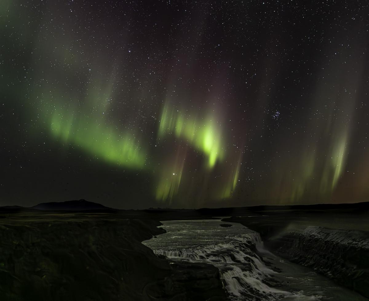 Competition entry: Gullfoss with Aroura