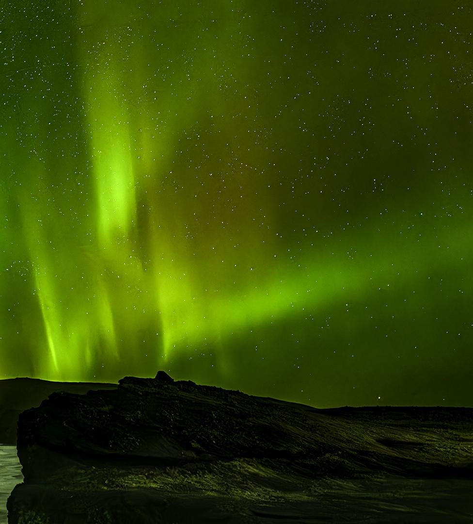 Competition entry: Aurora over Dyholeay Cliffs