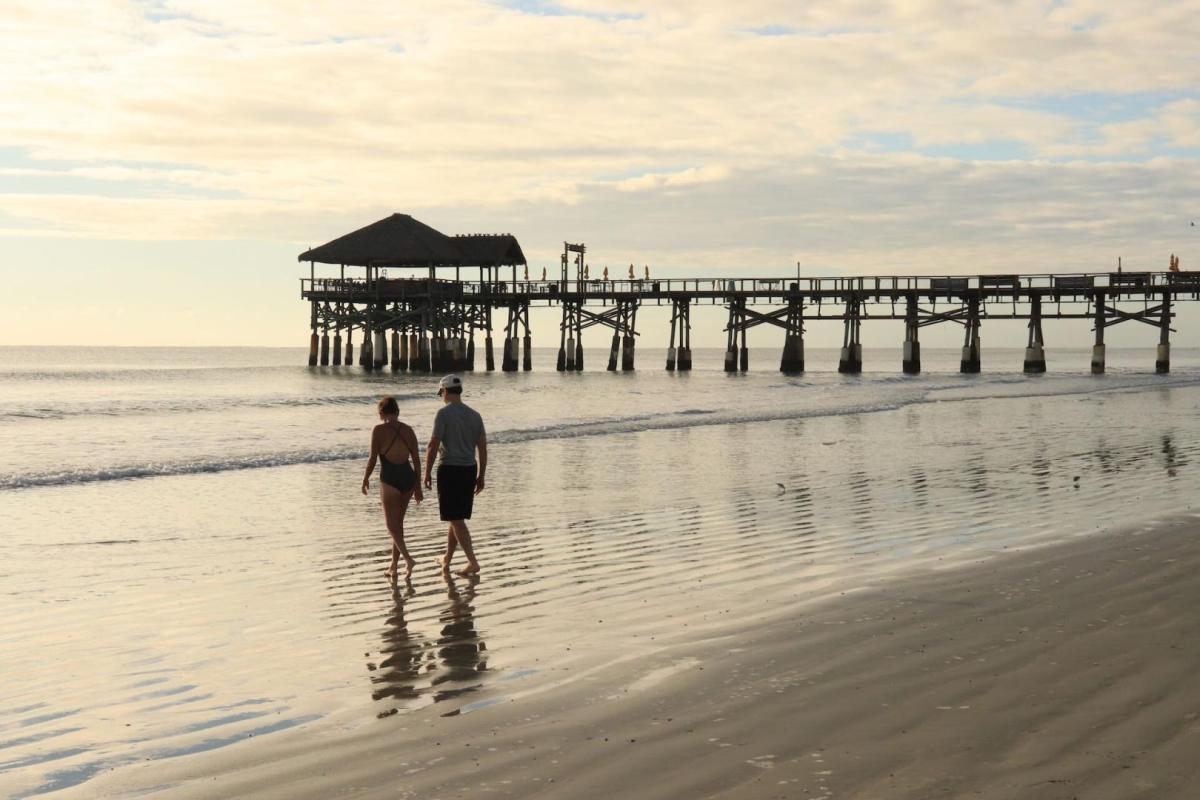 Competition entry: Couple on the beach in Florida